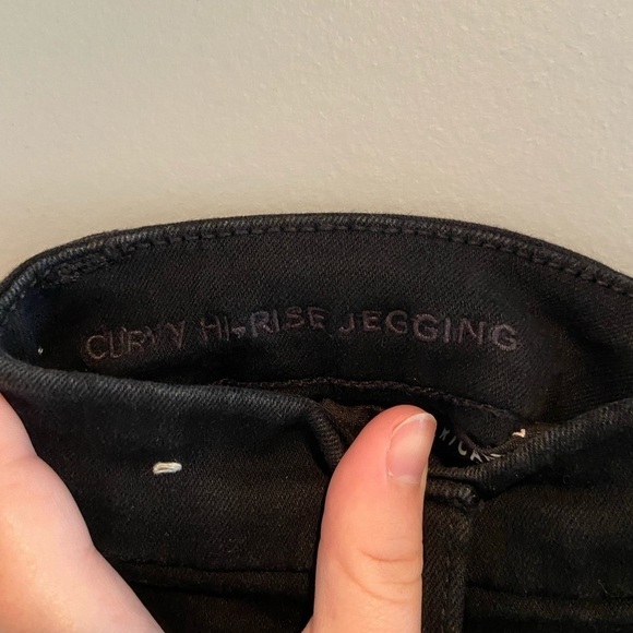 AMERICAN Eagle Curvy Hi-Rise Distressed Jeggings - Picture 6 of 8